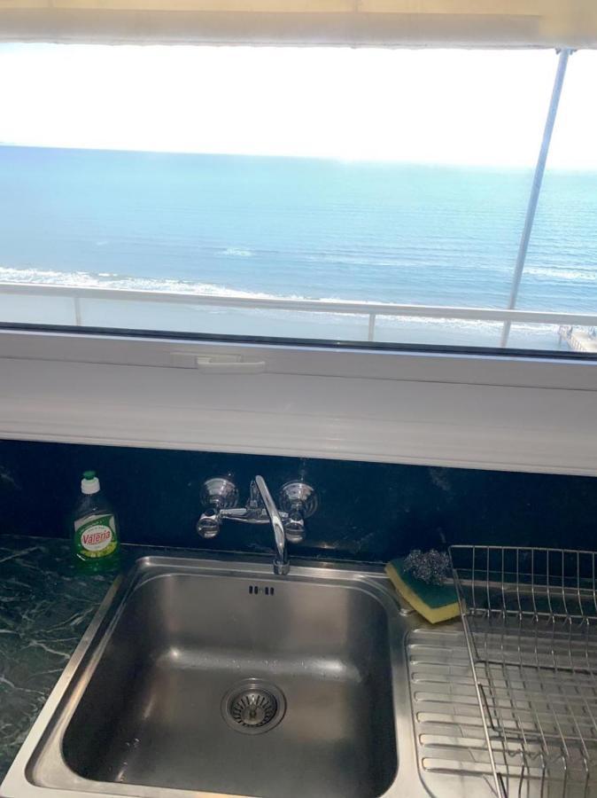 Larnaca Room, 50M To The Finikoudes Beach Ngoại thất bức ảnh
